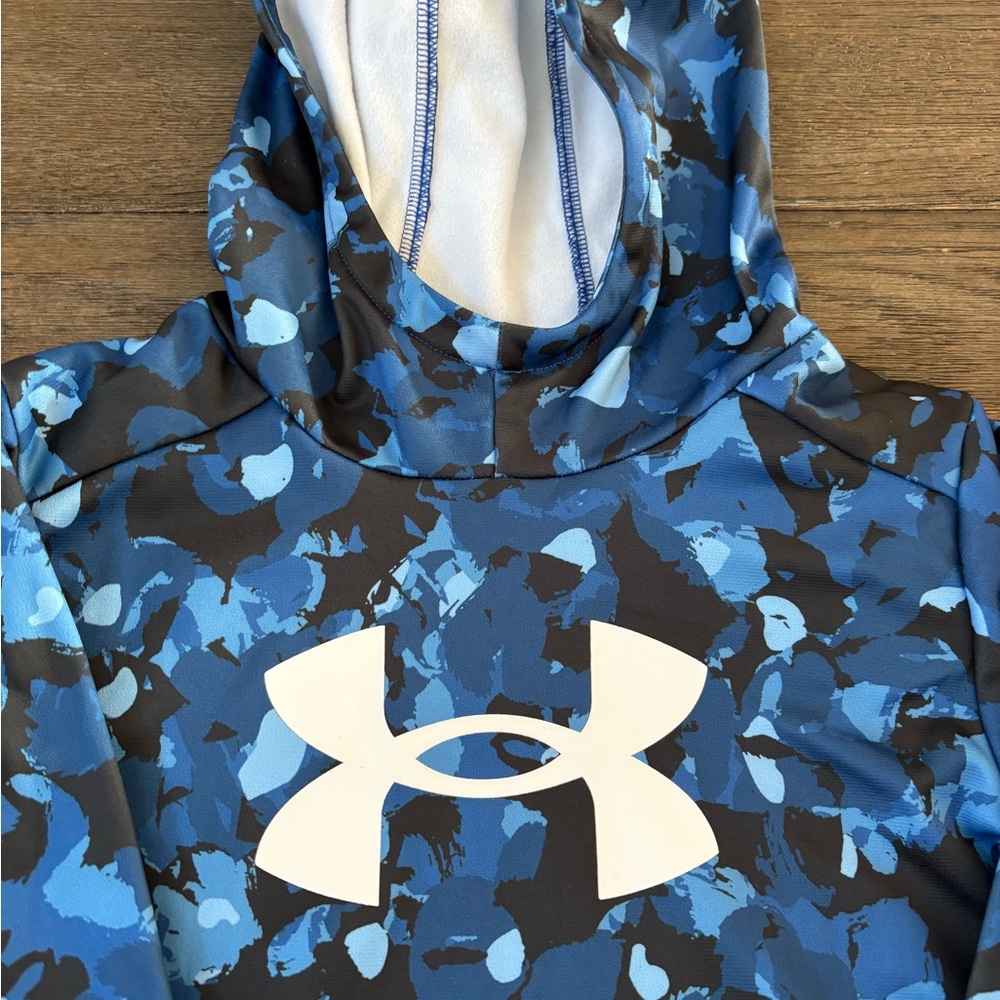 NWT Under Armour Blue and Black Camo Hoodie Youth Medium